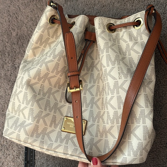 Michael Kors Bucket Bag - Picture 6 of 11